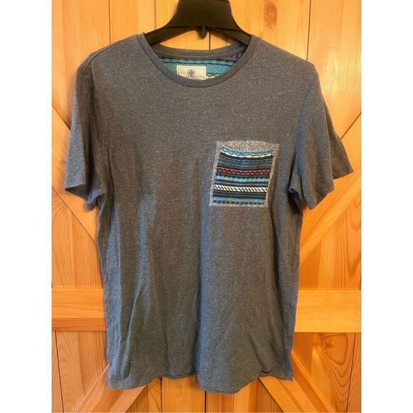 On The Byas T Shirt Men’s Medium Gray Blue Native South Pattern Logo Pocket Crew - Picture 1 of 4